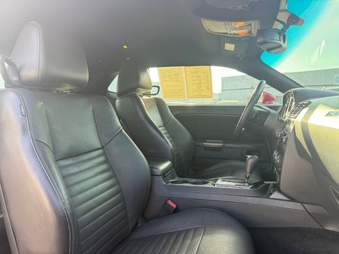 Used 2012 Dodge Challenger SXT Plus RWD image 29