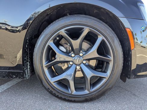 Used 2023 Chrysler 300 Touring L image 10