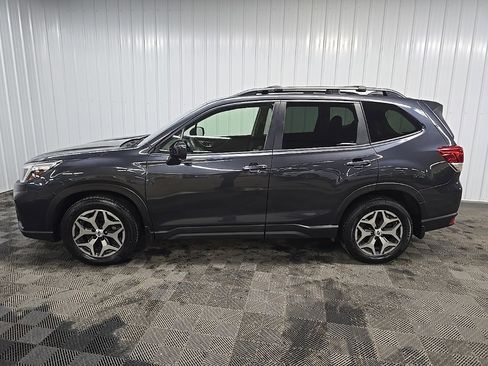 Used 2019 Subaru Forester Premium image 5