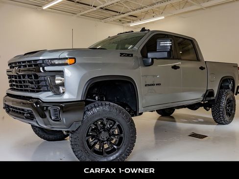 Used 2025 Chevrolet Silverado 2500 Custom w/ Custom Value Package AWD/4WD image 5
