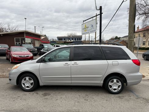 Used 2008 Toyota Sienna LE image 2