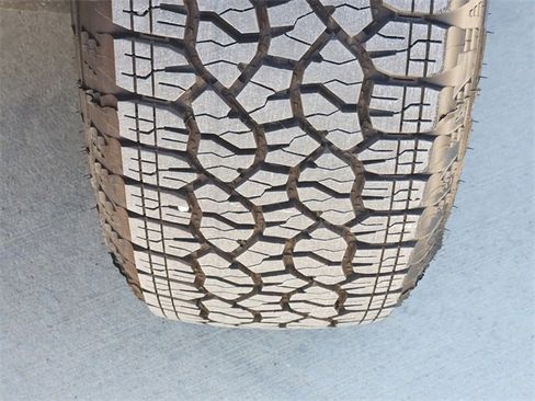 Certified 2025 Chevrolet Silverado 1500 High Country w/ Technology Package image 12