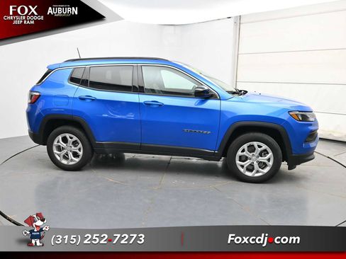 Used 2024 Jeep Compass Latitude w/ Convenience Group image 13