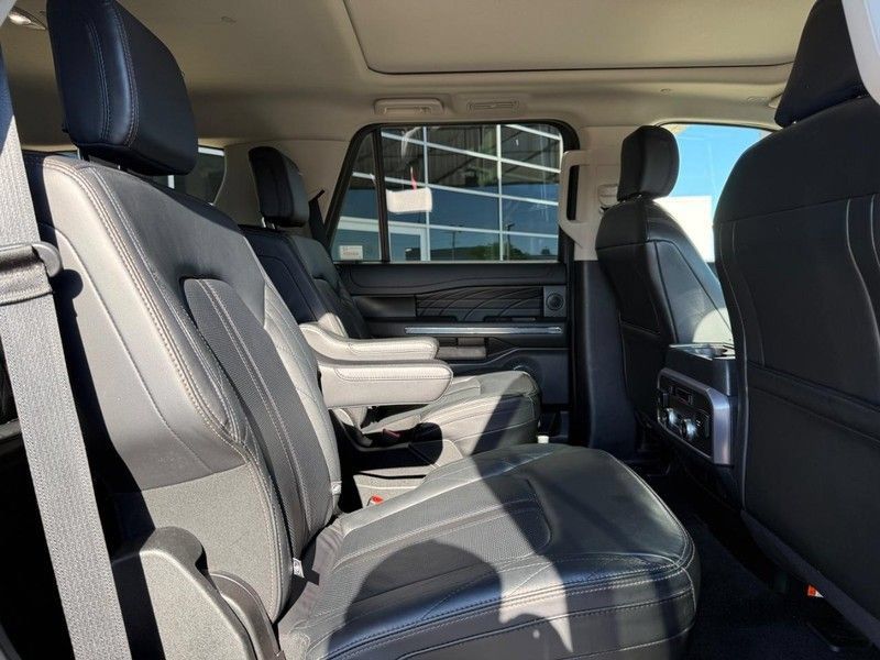 Used 2021 Ford Expedition Platinum AWD/4WD image 12