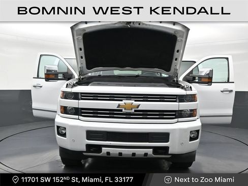 Used 2018 Chevrolet Silverado 2500 LT w/ Custom Sport Edition image 33