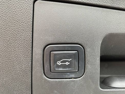 Used 2019 Cadillac XT4 Premium Luxury AWD/4WD image 29