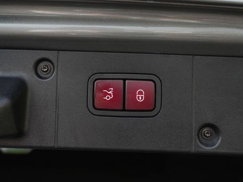 Used 2011 Mercedes-Benz S 550 4MATIC image 16