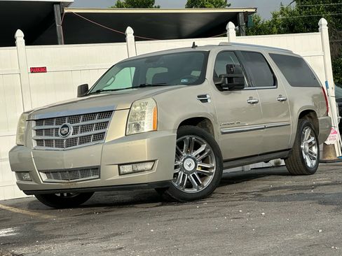 Used 2008 Cadillac Escalade ESV AWD image 17