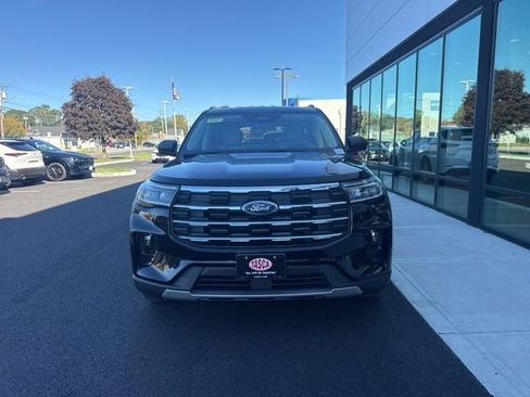 Used 2025 Ford Explorer Active w/ Active Comfort Package image 8