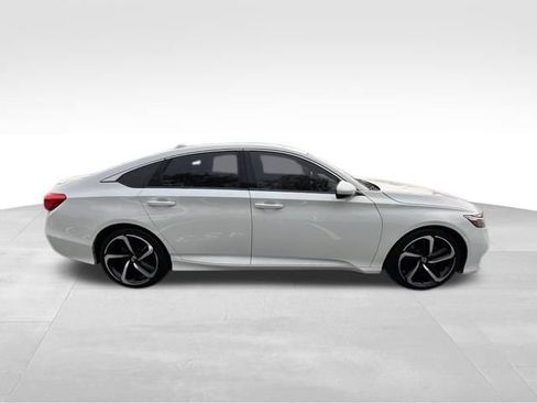 Used 2018 Honda Accord Sport image 8