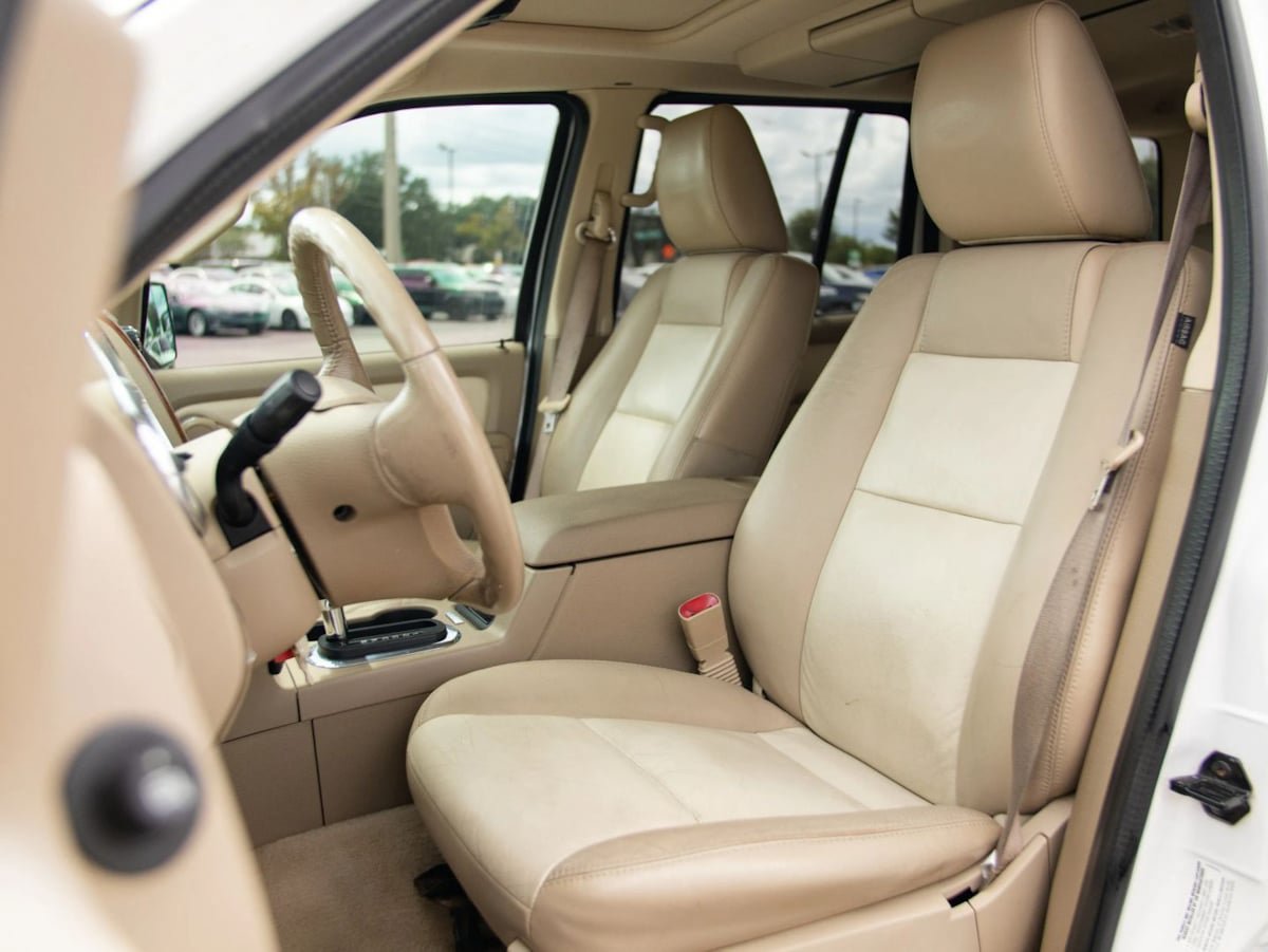 Used 2010 Ford Explorer Eddie Bauer RWD image 18