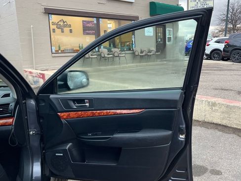 Used 2011 Subaru Outback 3.6R Limited w/ PWR Moonroof Pkg image 11