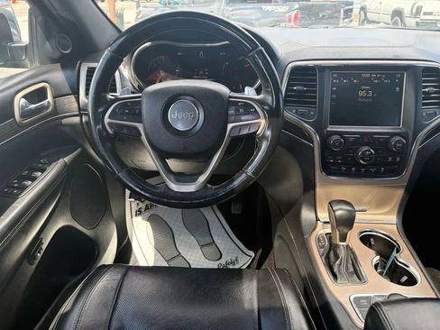 Used 2017 Jeep Grand Cherokee Overland AWD/4WD image 17