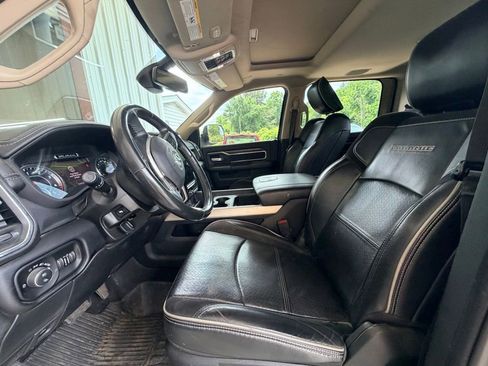 Used 2021 RAM 2500 Laramie AWD/4WD image 3