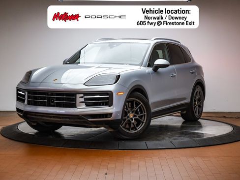 Certified 2025 Porsche Cayenne S AWD/4WD image 1