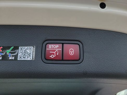 New 2026 Mercedes-Benz GLC 43 AMG 4MATIC image 11