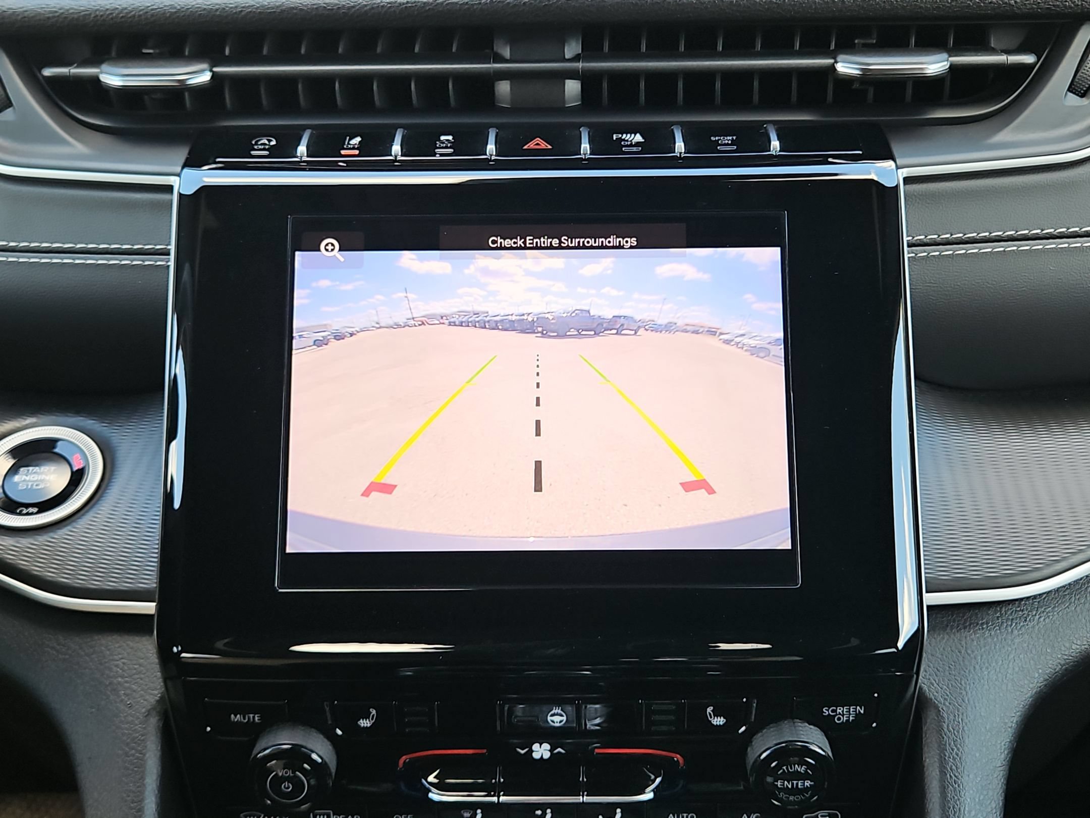Used 2025 Jeep Grand Cherokee Altitude RWD image 18