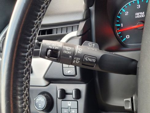 Used 2019 GMC Yukon XL SLT w/ Graphite Performance Edition image 23