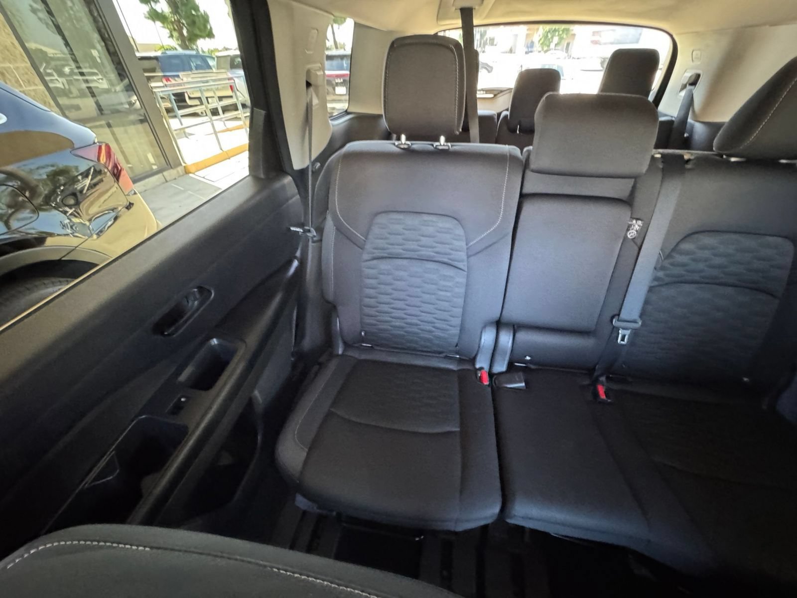 Used 2025 Nissan Pathfinder SV AWD/4WD image 41