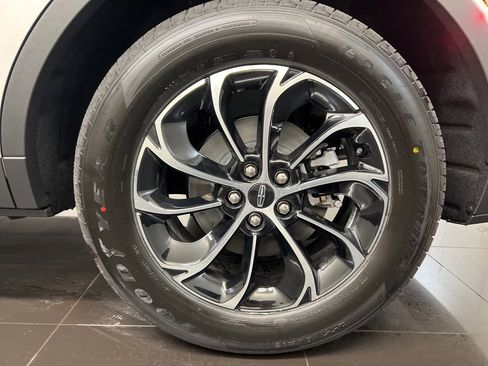 New 2026 Lincoln Nautilus Premier image 7