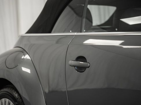 Used 2014 Volkswagen Beetle 2.5 image 17