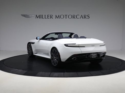 Used 2024 Aston Martin DB12 Convertible image 5