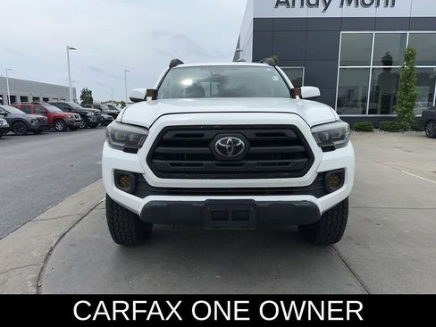 Used 2019 Toyota Tacoma SR5 AWD/4WD image 3