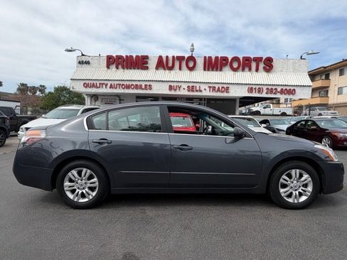 Used 2010 Nissan Altima 2.5 S w/ Convenience Pkg image 1