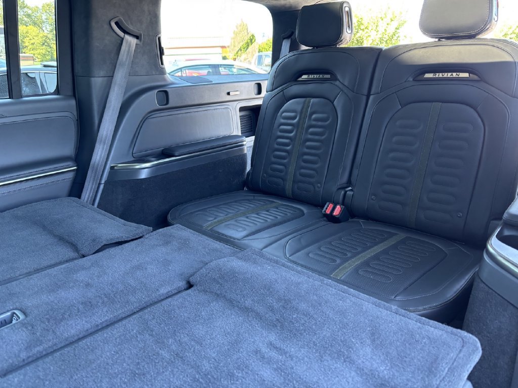 Used 2025 Rivian R1S Adventure Dual AWD/4WD image 25