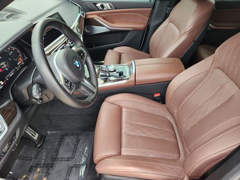 Used 2022 BMW X5 M50i w/ Executive Package AWD/4WD image 5