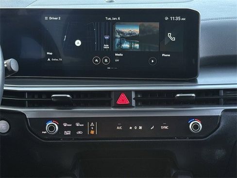 Used 2024 Kia Sorento S image 16