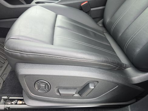 Used 2023 Audi Q4 e-tron Prestige w/ 20" Wheel Package AWD/4WD image 29