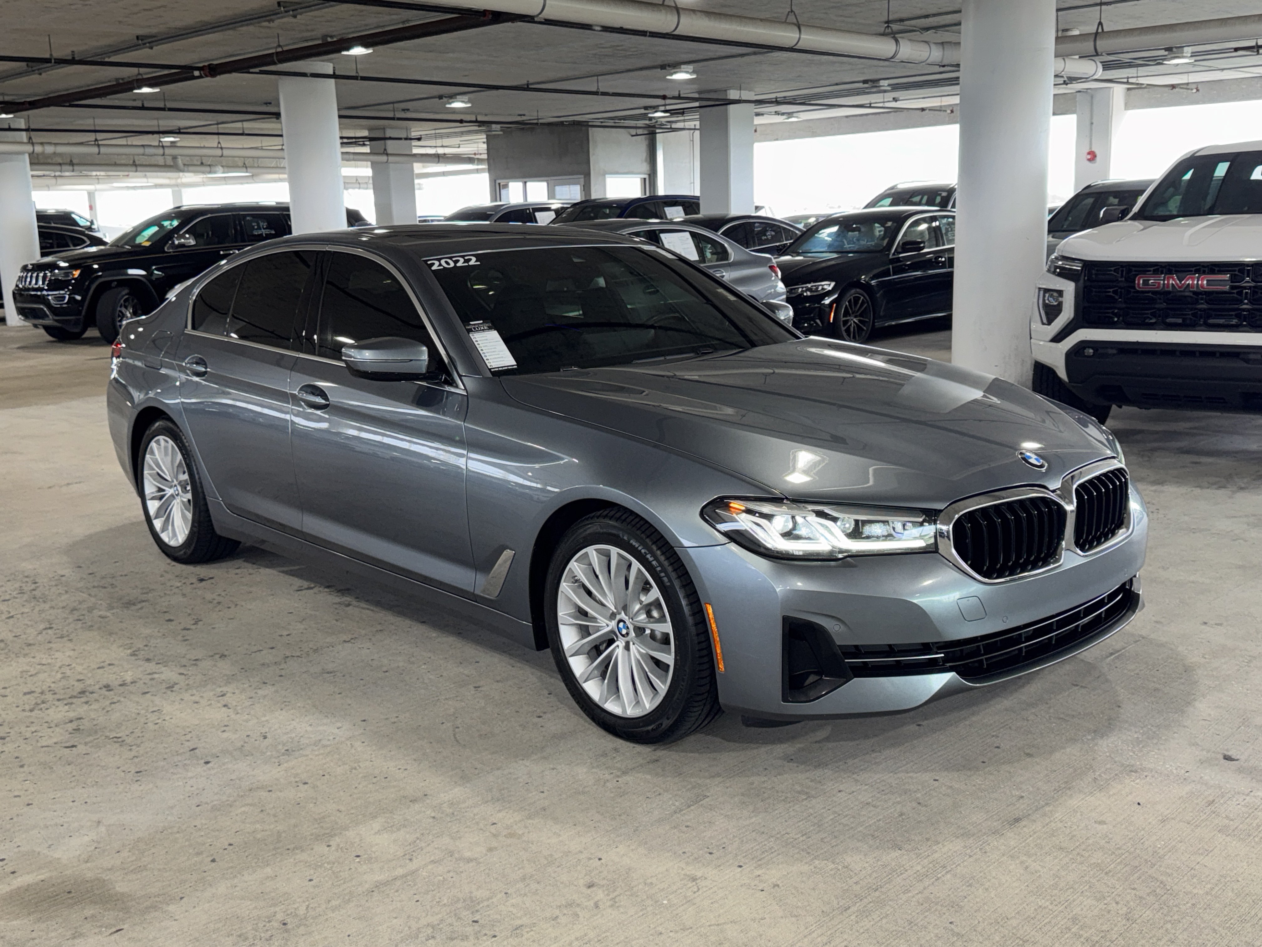 Used 2022 BMW 530i w/ Premium Package RWD image 2
