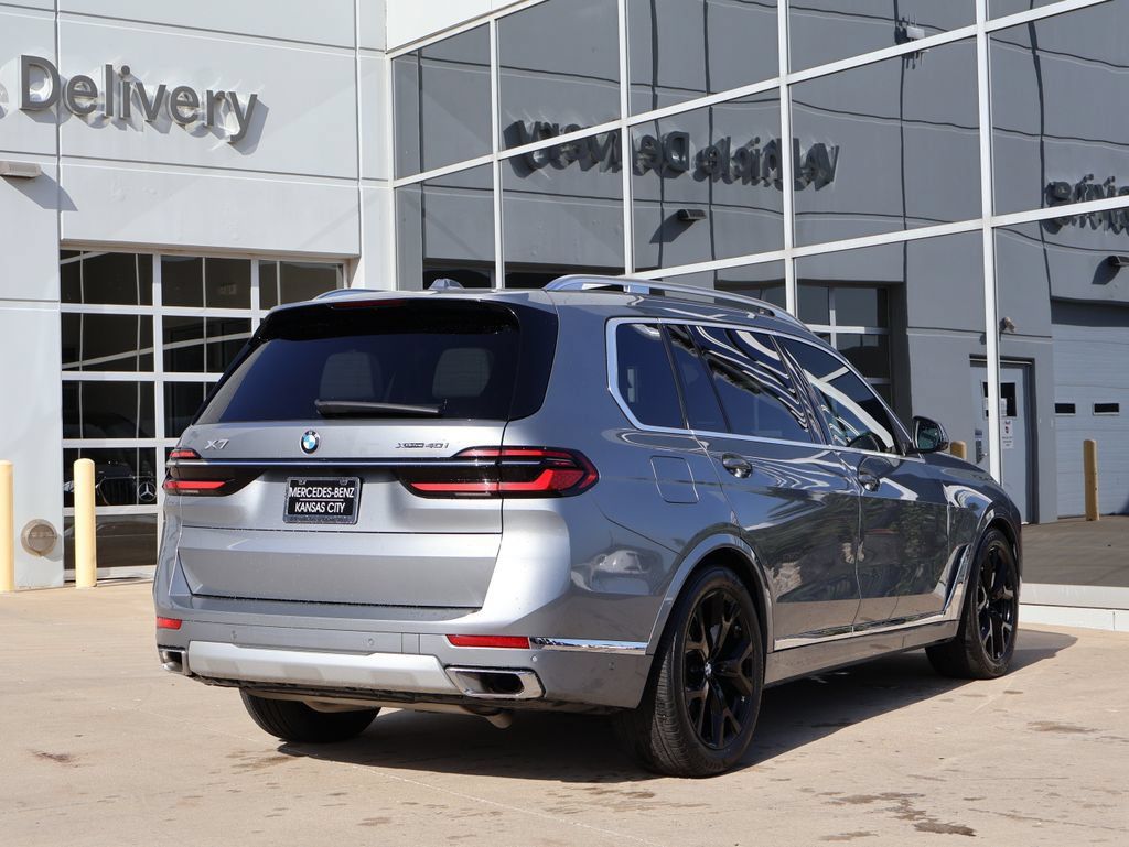 Used 2024 BMW X7 xDrive40i w/ Premium Package AWD/4WD image 7