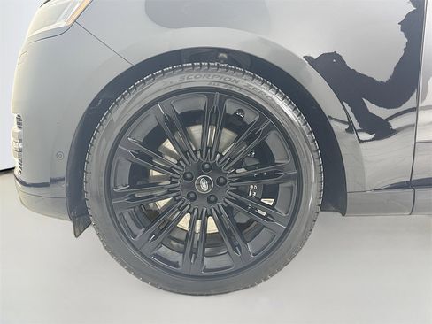 Used 2024 Land Rover Range Rover SE image 9