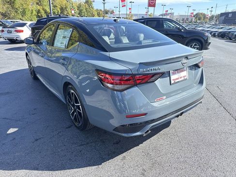 New 2025 Nissan Sentra SR w/ SR Premium Package FWD image 5