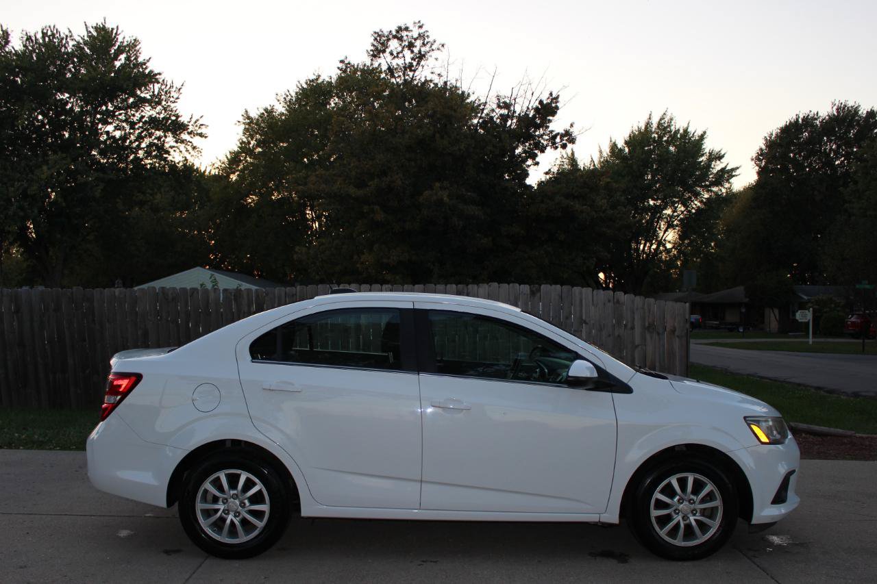 Used 2018 Chevrolet Sonic LT FWD image 11