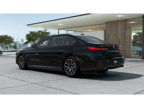 New 2026 BMW i7 xDrive60 w/ Executive Package image 2