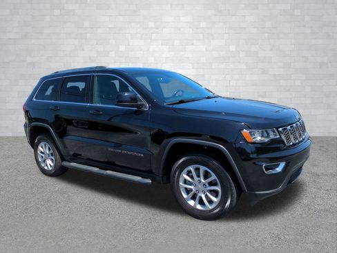 Used 2021 Jeep Grand Cherokee Laredo w/ Security & Convenience Group AWD/4WD image 2