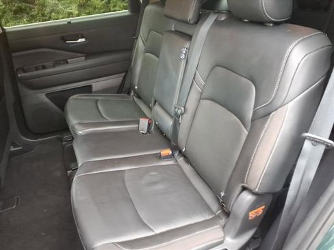 Used 2022 Nissan Pathfinder SL image 8