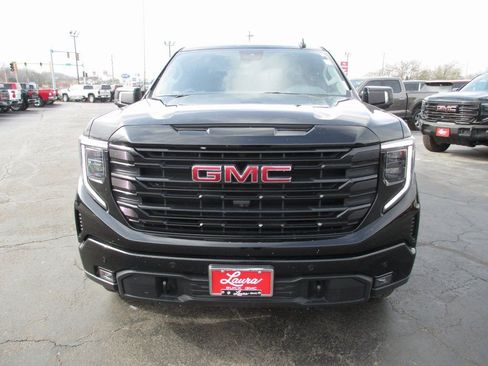 Used 2024 GMC Sierra 1500 Elevation w/ Elevation Premium Package image 12