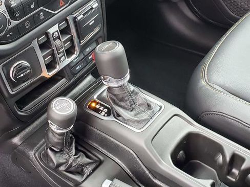 New 2026 Jeep Gladiator Sport AWD/4WD image 17