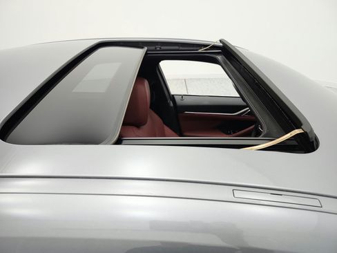 Used 2023 BMW i4 eDrive40 w/ Premium Package RWD image 17