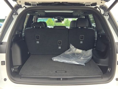 New 2025 Jeep Grand Cherokee Limited image 17