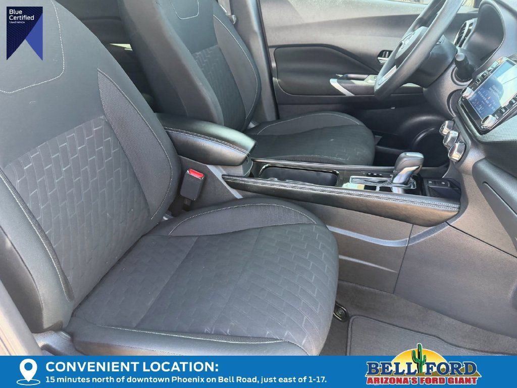 Used 2023 Nissan Kicks SV w/ Interior Electronics Package FWD image 6