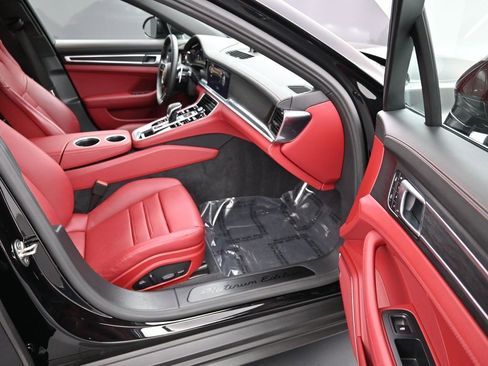 Used 2023 Porsche Panamera Platinum Edition image 29