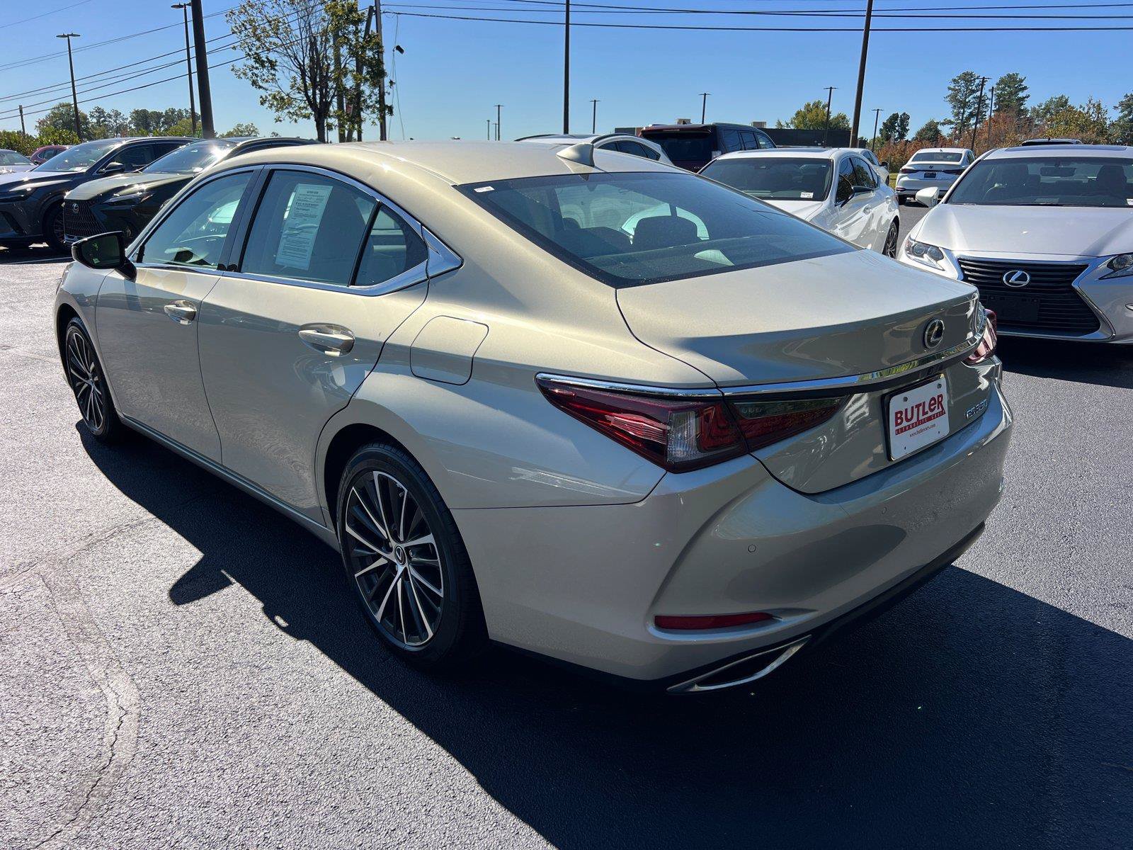 Used 2024 Lexus ES 350 w/ Premium Package FWD image 7