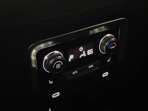 Used 2023 GMC Yukon XL Denali AWD/4WD image 36