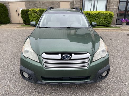 Used 2014 Subaru Outback 2.5i Premium w/ Accessory Value Package (OYW) AWD/4WD image 9
