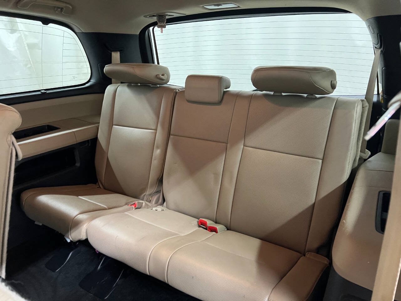 Used 2014 Toyota Sequoia Platinum AWD/4WD image 10